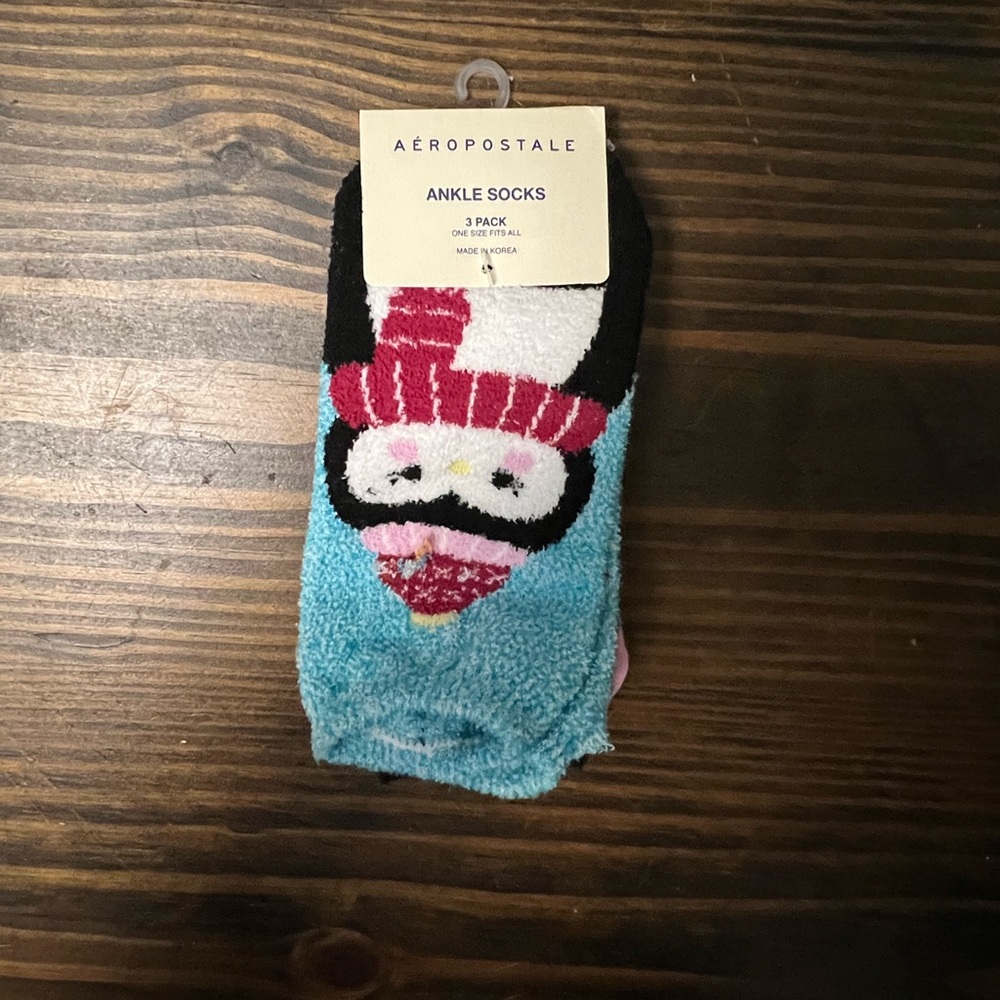 Aeropostale Festive Penguin Ankle Socks
